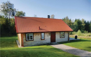  Three-Bedroom Holiday Home in Huskvarne  Хускварна